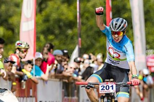 Llegada a meta a lo campeón.
