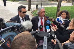 Los abogados Miguel Ángel Torres y Francisco Torres atienden a los medios a la salida de los juzgados, en una imagen de archivo.