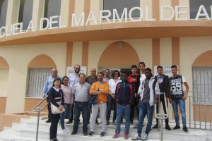 Alumnos del nuevo curso de ‘Operaciones auxiliares’ en la Escuela del Mármol.