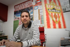 Benito, en su etapa en el Almería.