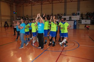 Celebración de la victoria en el Antonio Rivera.