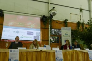 Diego Luis Valera, director del CIAIMBITAL, interviene en una jornada sobre agua desalada para la agricultura en Níjar.