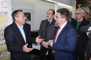 El consejero de Agricultura, Sánchez Haro, visita la comunidad de regantes almeriense El Saltador.