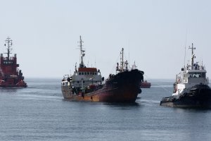 La amenaza de hundimiento del mercante Theodoros provocó una alerta de contaminación en la costa de Almería en  2013.