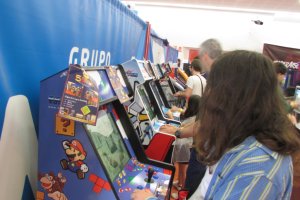 Las máquinas arcade, difíciles de encontrar ya, representaban uno de los grandes atractivos de esta convención.