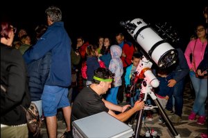 Visitantes en el observatorio en jornadas anteriores.