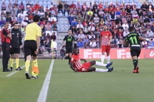 Sulayman Marreh en el partido con el Granada.