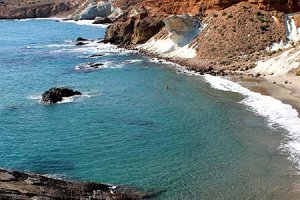 Cala Rajá, una pequeña y solitaria playa del Cabo de Gata.