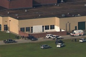 El colegio donde se ha producido el tiroteo, en una imagen de la CNN.