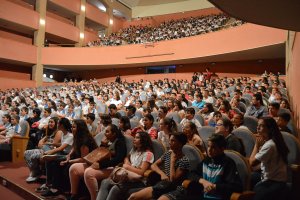El Maestro Padilla acogió a más de mil niños y niñas que aprendieron a alimentarse de forma saludable con productos almerienses.