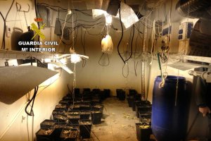 Imágenes de la actuación de la Guardia Civil.