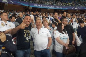 Pascual Díaz, de Carboneras, se fotografió con los padres de Bale.