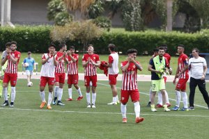 Celebración del filial tras pasar de ronda.