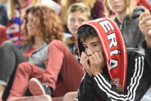 Los seguidores del Almería esperan un milagro.