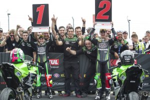 Celebración del equipo que capitanea David Salom