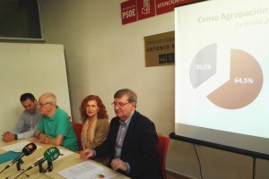 Rueda de prensa en la sede local de PSOE.