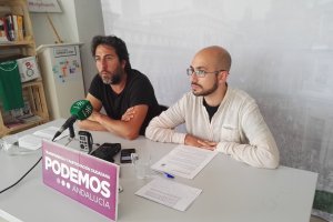 Rueda de prensa en la sede de Podemos.