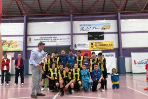 Los niños del Viator celebrando el Campeonato de Andalucía.