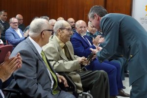 El coronel Arturo Prieto felicita a José Torcuato