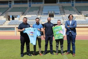 Presentación en el césped de Santo Domingo.