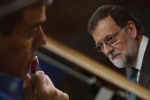 La moción de censura continúa debatiéndose en el Congreso.