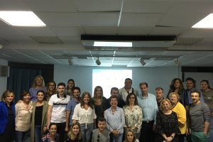 Empleados municipales participantes en la charla.