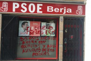 Pintada en la sede del PSOE de Berja.