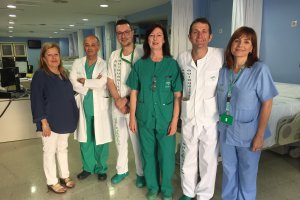 Parte del equipo médico que viajará a Mozambique en misión humanitaria fotografiado en Torrecárdenas.