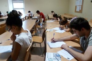 Cerca de 300.000 alumnos se examinarán de Selectividad en toda España desde la próxima semana.