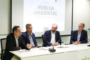 Mesa redonda en el PITA en la que se analizó la importancia a futuro de la huella ambiental de la agricultura para Almería.
