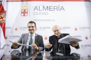 Ramón Fernández-Pacheco, alcalde de Almería, y el obispo de Almería, Adolfo González Montes
