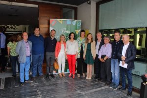 Representación institucional en el acto inaugural con las delegadas de Gobierno y de Educación a la cabeza.
