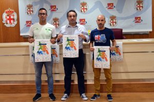 Presentación de la decimotercera edición del triatlón.