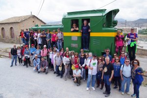 Participantes, en la antigua estación de Serón.