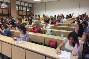 Opositores en las pruebas para acceder a las plazas ofertadas por el SAS, esta mañana en la UAL.