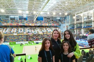 La campeona con su medalla.