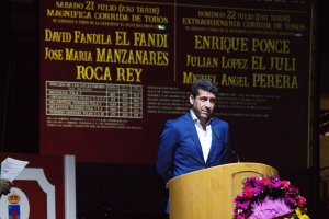 En roquetas Manuel Caballero comenta ‘su’ feria.