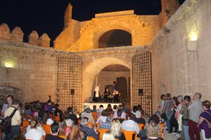La Torre de la Pólvora, en el tercer recinto del Conjunto Monumental, acogió el inicio del Amanecer en la Alcazaba.