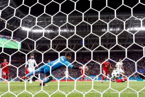 Gol de Diego Costa para abrir el marcador.