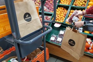 Consum elimina las bolsas de plástico de su tienda online.