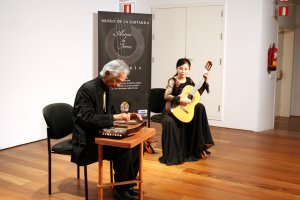 Yoshikawa en un concierto en el Museo de la Guitarra.