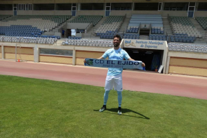 Molo ya luce los colores del C D El Ejido.