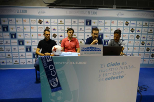 Presentación del nuevo cuerpo técnico juvenil.