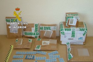 Imagen de los medicamentos ilegales interceptados por la Guardia Civil.