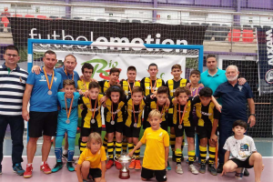 Los viatoreños luciendo la medalla de plata.