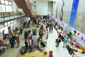 La Universidad organiza anualmente la Feria de las Ideas.