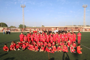 Los alumnos de la Escuela EDA con sus profesores.