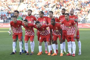 El Almería cierra un ciclo buscando una temporada tranquila.