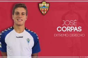 Corpas es nuevo futbolista del Almería.