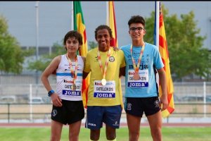 En el podio de los vencedores.